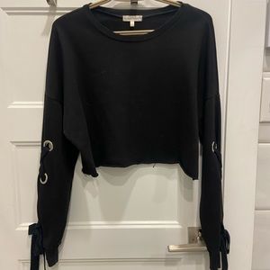 lace up sleeve cropped sweater